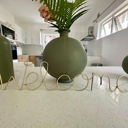 Beachfront Villa In A Beautiful And Secured Complex Flic-en-Flacq Esterno foto